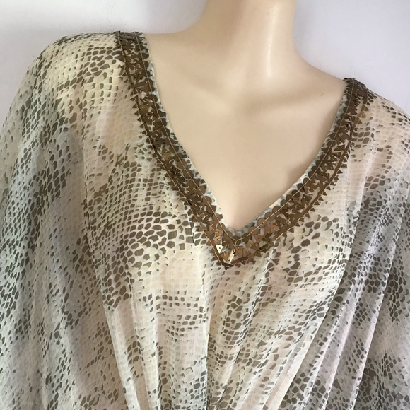 Bathing suit coverup - Picture 2 of 3